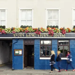 dan-linehans-bar-and-bb.hotel-killarney.com/